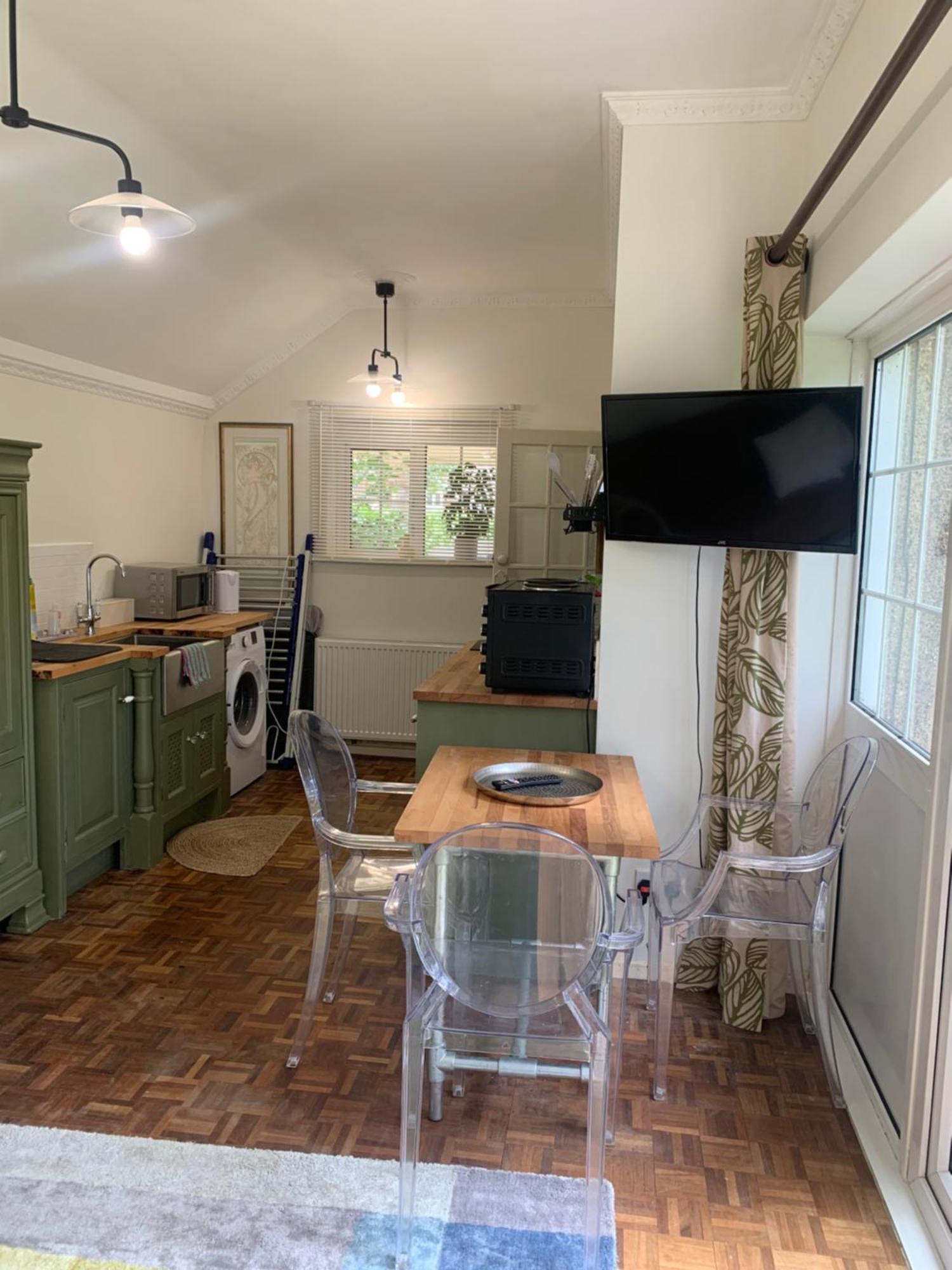 Abbots Langley Newly Refurbished One Bedroom With Additional Sofa Bed Self Contained Flat In Garden מראה חיצוני תמונה